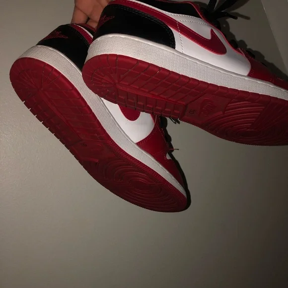 Red/Black Nike Shoes - Picture 5 of 8